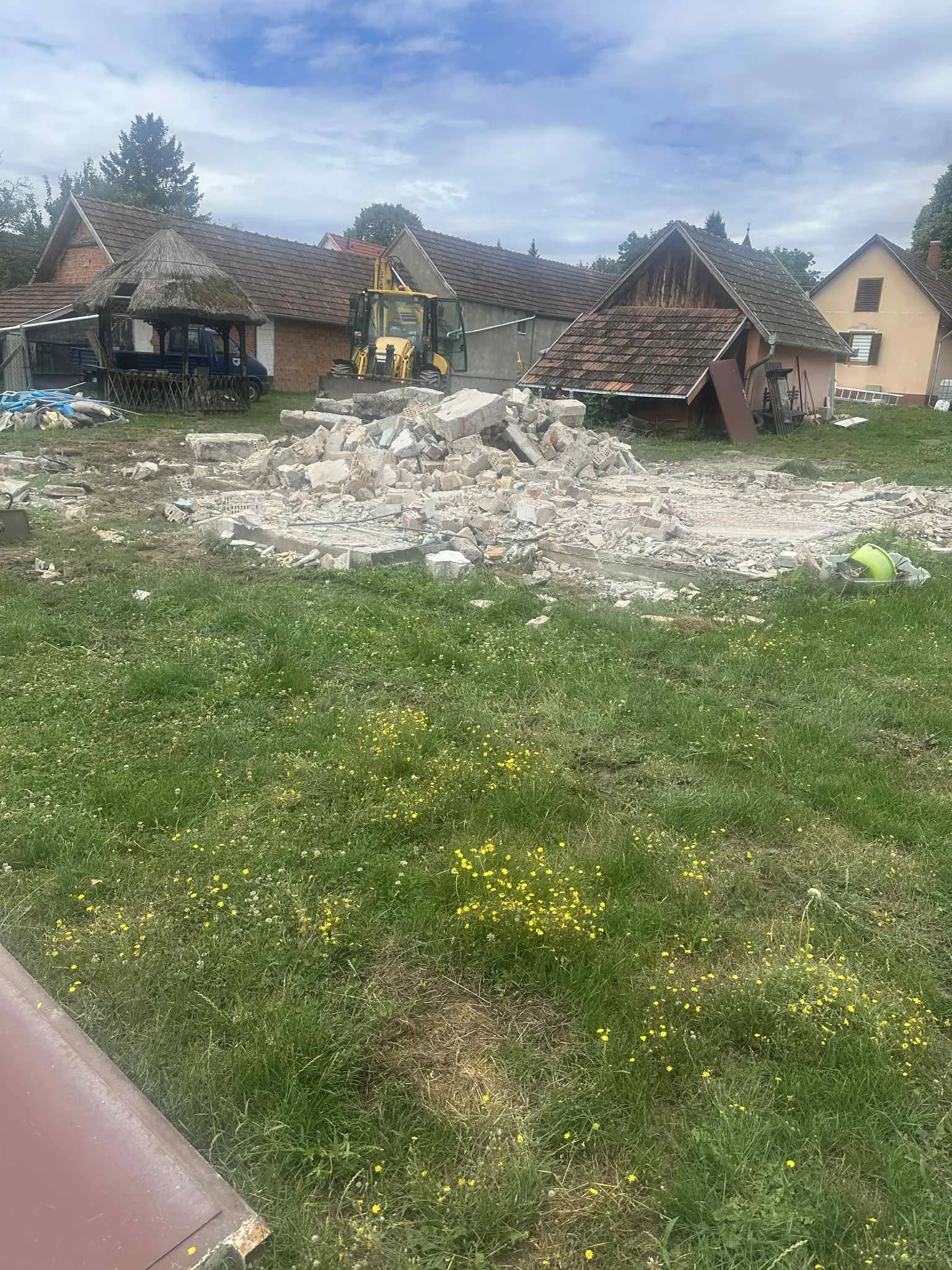 Épületek és egyéb létesítmények bontása 4